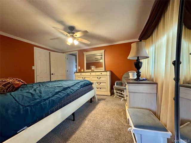 160 Lincoln Boulevard, Hauppauge, NY 11788