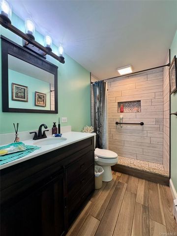 160 Lincoln Boulevard, Hauppauge, NY 11788