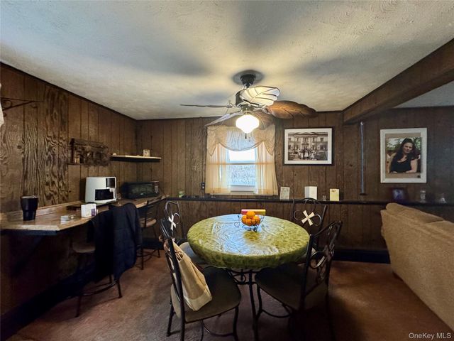 160 Lincoln Boulevard, Hauppauge, NY 11788