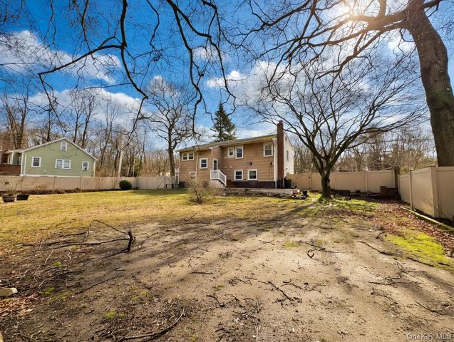 160 Lincoln Boulevard, Hauppauge, NY 11788