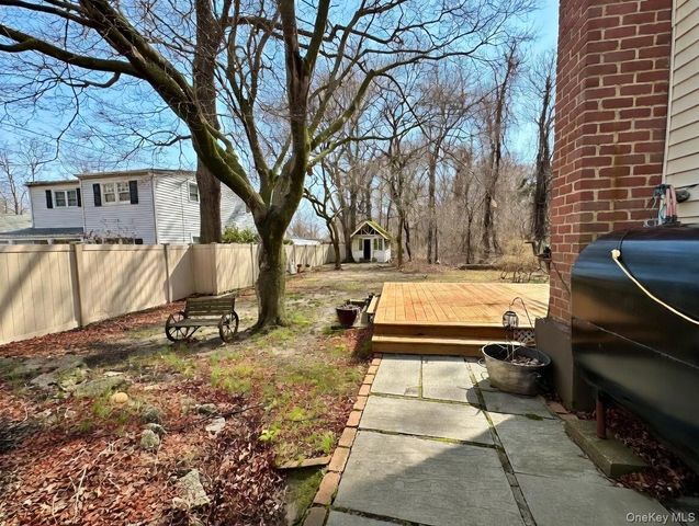 160 Lincoln Boulevard, Hauppauge, NY 11788
