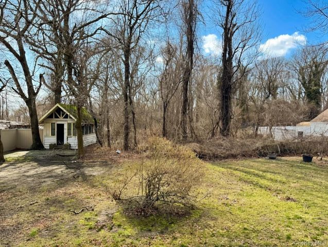 160 Lincoln Boulevard, Hauppauge, NY 11788