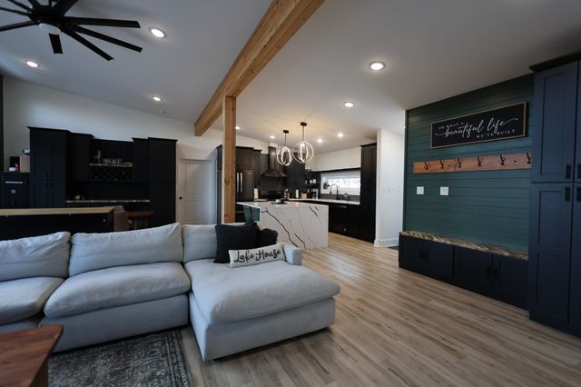 178 Mullican Dr, Smithville, TN 37166