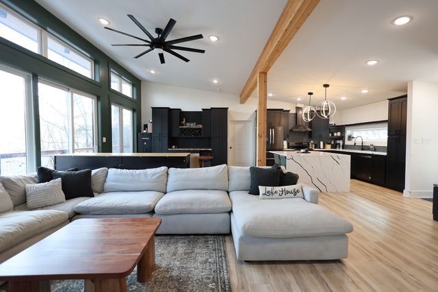 178 Mullican Dr, Smithville, TN 37166