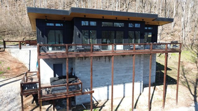 178 Mullican Dr, Smithville, TN 37166