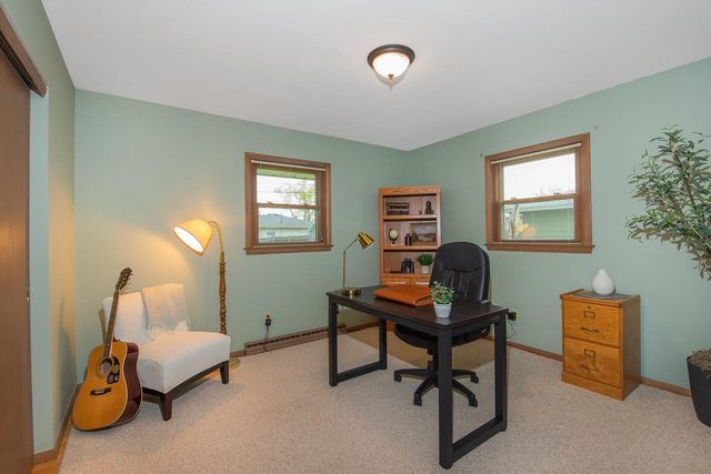 1432 Breeze TERRACE, Racine, WI 53406