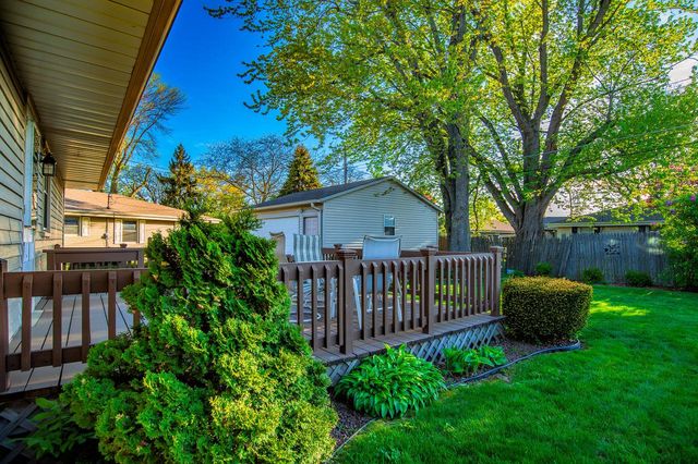 1432 Breeze TERRACE, Racine, WI 53406