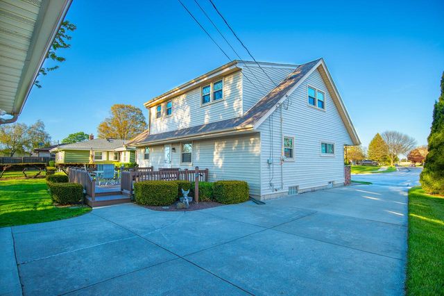 1432 Breeze TERRACE, Racine, WI 53406