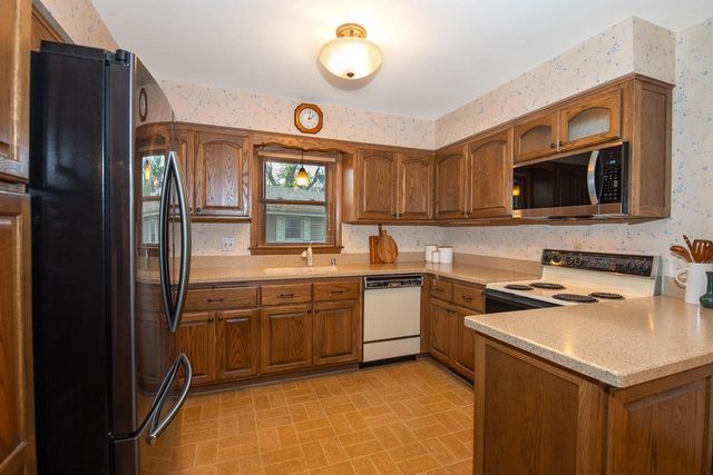 1432 Breeze TERRACE, Racine, WI 53406