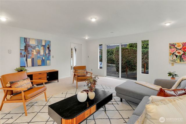 13544 37th Ave NE, Seattle, WA 98125