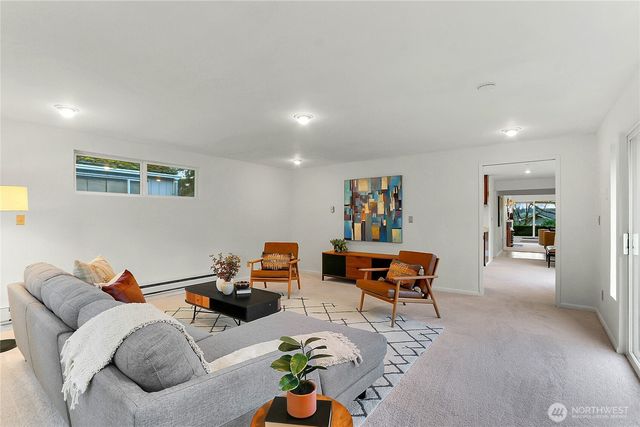 13544 37th Ave NE, Seattle, WA 98125