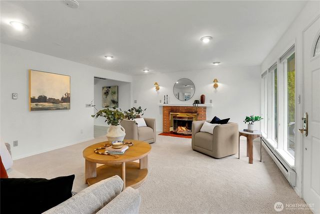 13544 37th Ave NE, Seattle, WA 98125