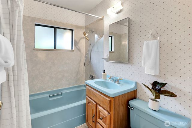 13544 37th Ave NE, Seattle, WA 98125