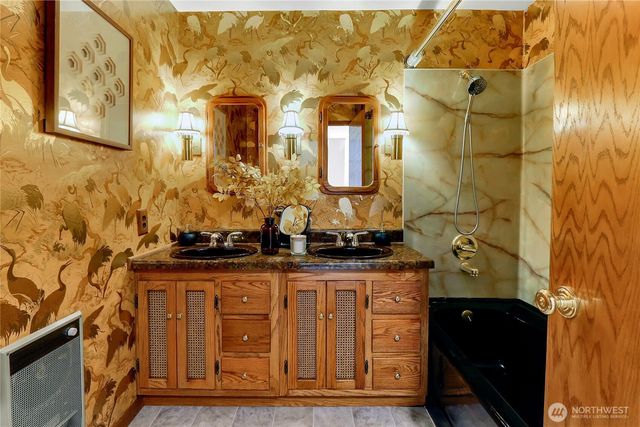 13544 37th Ave NE, Seattle, WA 98125