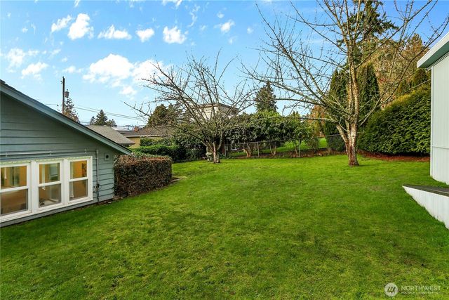 13544 37th Ave NE, Seattle, WA 98125