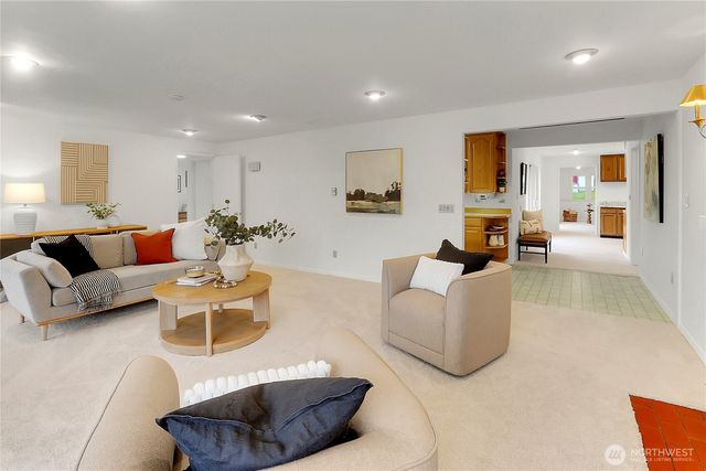 13544 37th Ave NE, Seattle, WA 98125