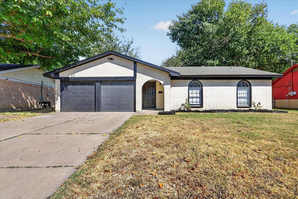 628 Lisa Street, Burleson, TX 76028 — exterior