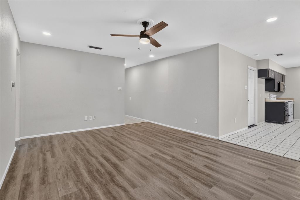 628 Lisa Street, Burleson, TX 76028 — photo 3