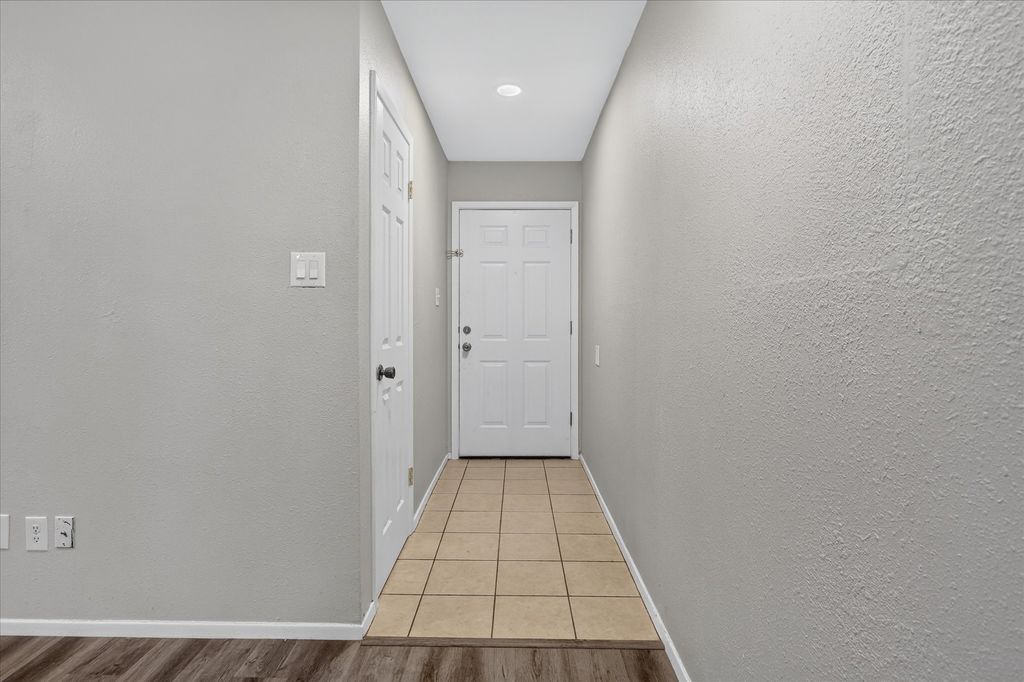 628 Lisa Street, Burleson, TX 76028 — photo 5