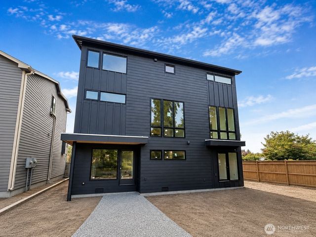 5301 49th Avenue SW, Seattle, WA 98136