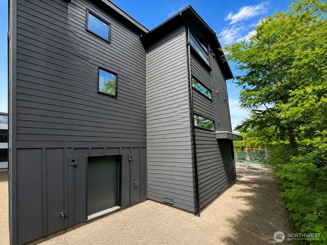 5301 49th Avenue SW, Seattle, WA 98136