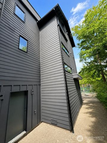 5301 49th Avenue SW, Seattle, WA 98136