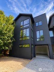 5301 49th Avenue SW, Seattle, WA 98136