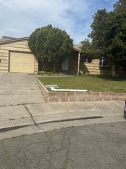 6109 Gay Way, North Highlands, CA 95660