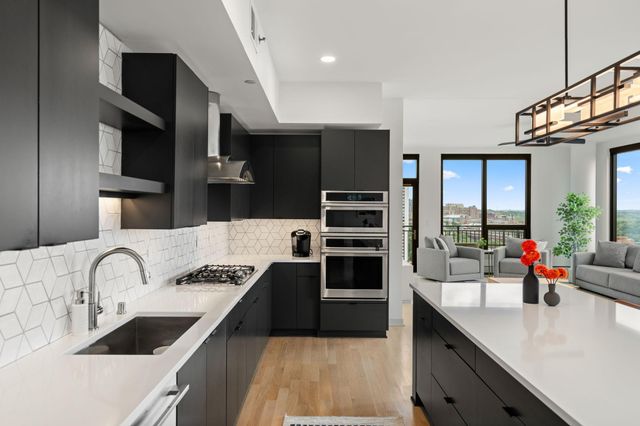 1240 2nd Street S 1419, Minneapolis, MN 55415