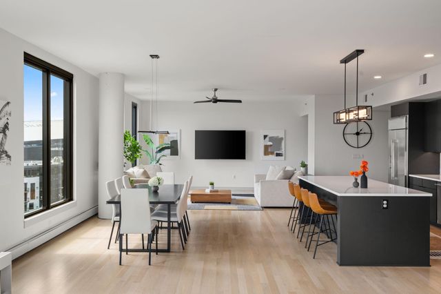 1240 2nd Street S 1419, Minneapolis, MN 55415