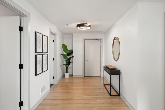 1240 2nd Street S 1419, Minneapolis, MN 55415