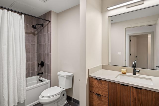 1240 2nd Street S 1419, Minneapolis, MN 55415