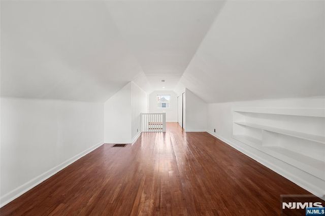 98 Jackson Avenue, Pequannock Township, NJ 07444