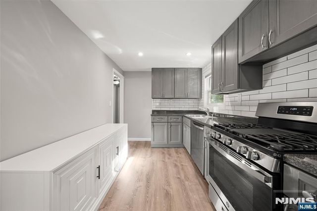 98 Jackson Avenue, Pequannock Township, NJ 07444