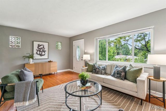 4114 McDonald Avenue, St Louis, MO 63116