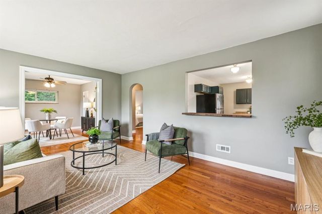4114 McDonald Avenue, St Louis, MO 63116