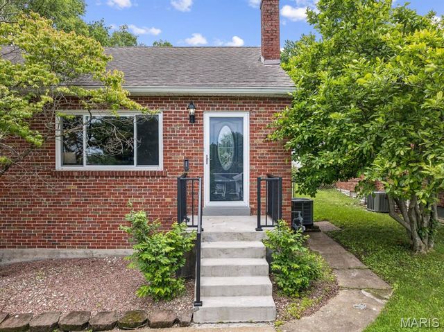 4114 McDonald Avenue, St Louis, MO 63116