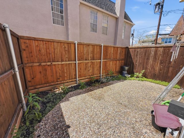 2727 Shelby Avenue N, Dallas, TX 75219