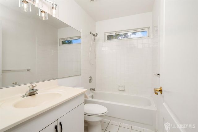 22 Boxwood Drive, South Brunswick, NJ 08540