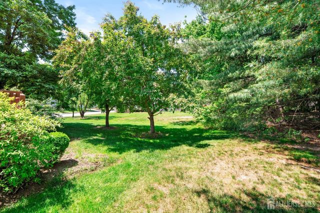 22 Boxwood Drive, South Brunswick, NJ 08540