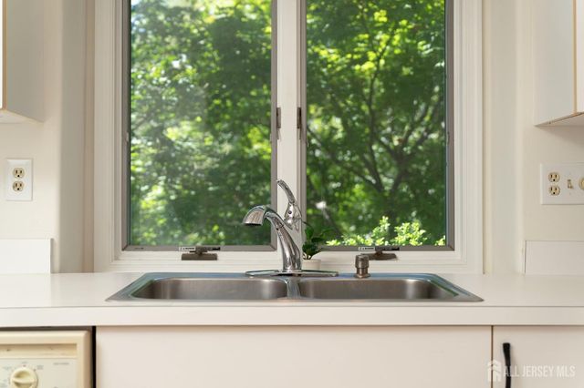 22 Boxwood Drive, South Brunswick, NJ 08540