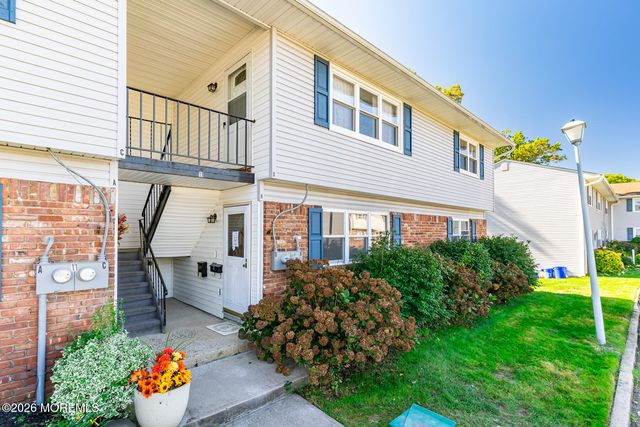 11 Indiana Court 993, Matawan, NJ 07747