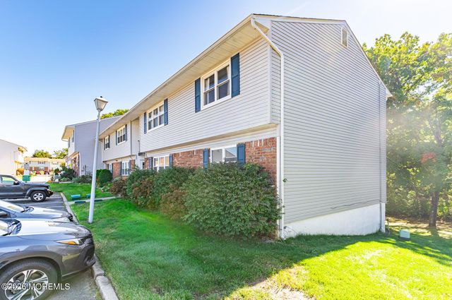 11 Indiana Court 993, Matawan, NJ 07747