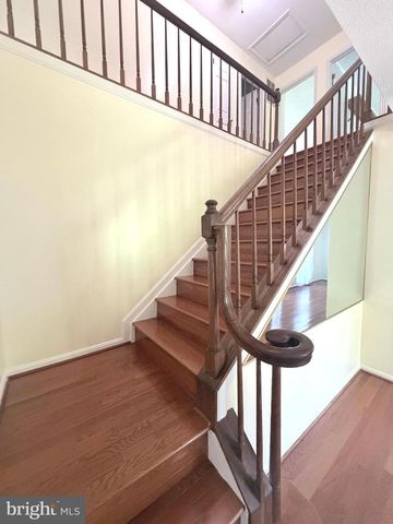 6001 RIVER FOREST DR, Manassas, VA 20112