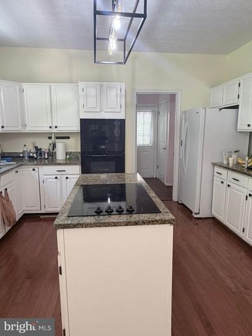6001 RIVER FOREST DR, Manassas, VA 20112
