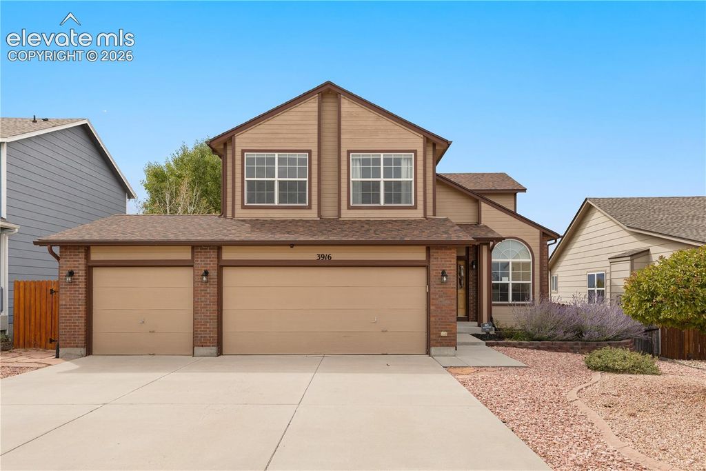 3916 Roan Drive, Colorado Springs, CO 80922 — exterior