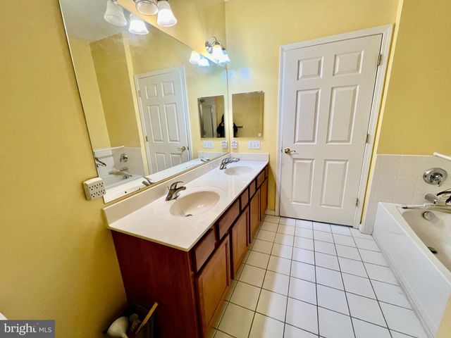 1417 COLTS CIR, Lawrence Township, NJ 08648