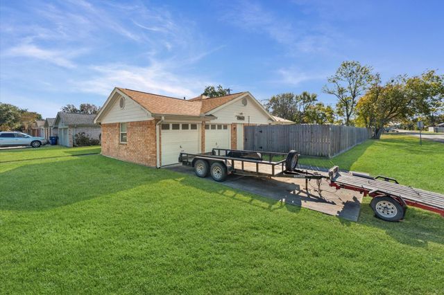 2525 32nd Avenue N, Texas City, TX 77590