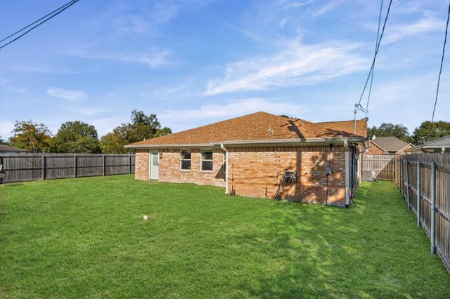 2525 32nd Avenue N, Texas City, TX 77590