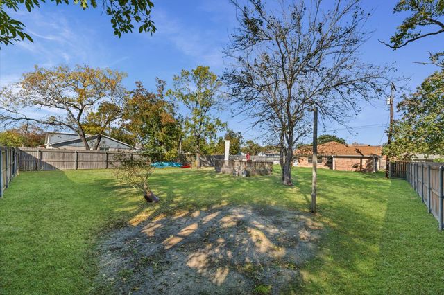 2525 32nd Avenue N, Texas City, TX 77590